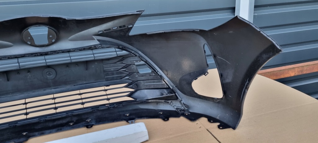 Toyota yaris iv бампер передні  оригінал b233 Оригінал