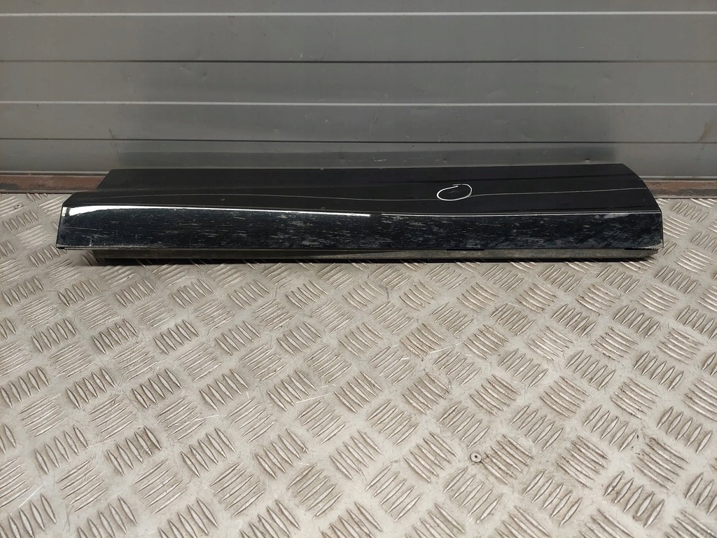 фото №9, Audi q3 f3 83a853970a задняя сторона правая накладки