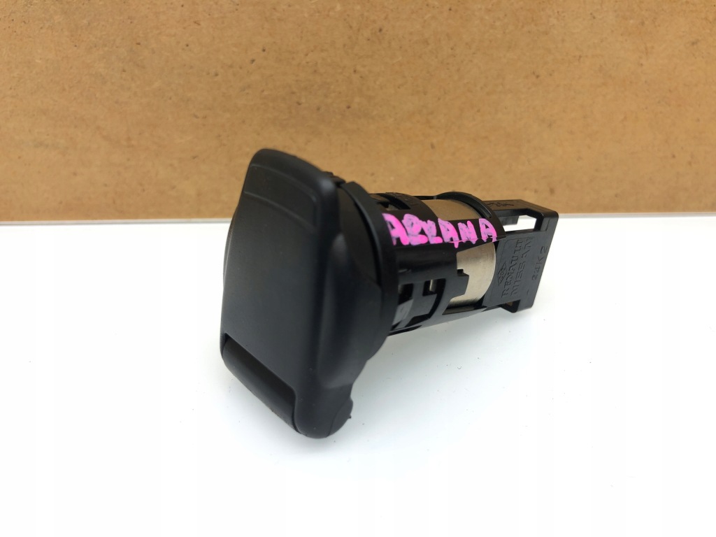 фото №1, Renault arkana прикурювач роз'єм прикурювача