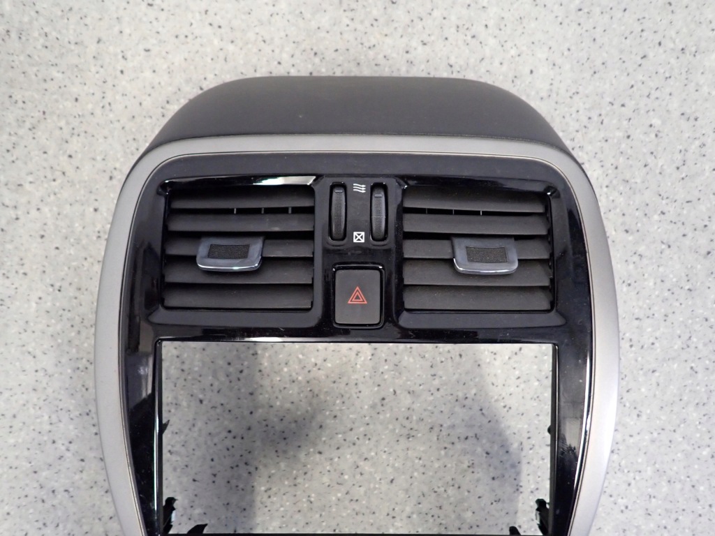 фото №2, Nissan micra k13 13- рамка радио решётка