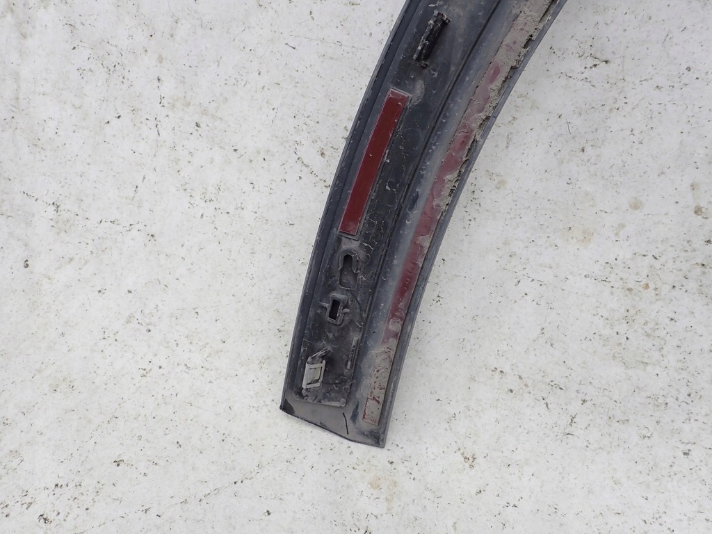 фото №14, Audi e-tron 4ke 19- молдинг крила права перед