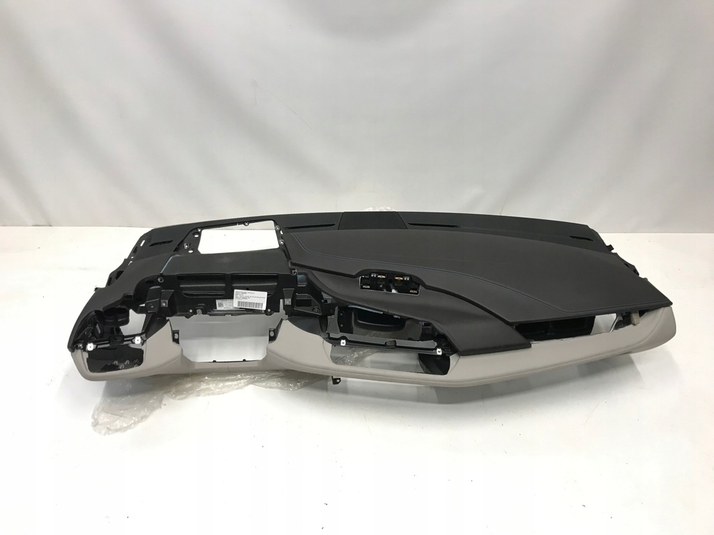 фото №1, Bmw i8 приборная панель консоль кожа nappa оригинал