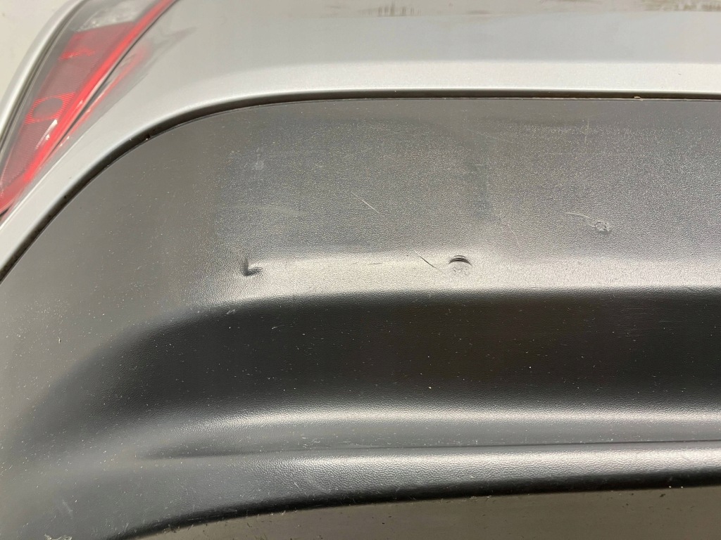 Prius iv комплектный  бампер задний задний фары комплект  без pdc 1f7 Оригинал