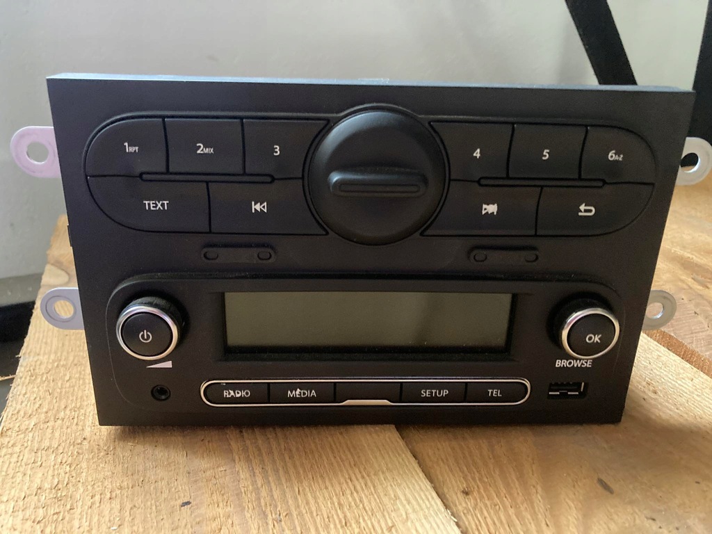 фото №1, Радио заводской renault twingo iii 281155196r