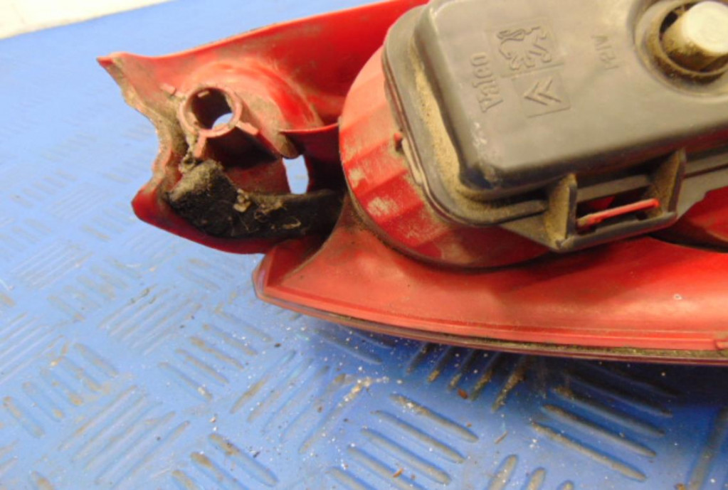 фото №7, Peugeot 307 лампа задняя правая