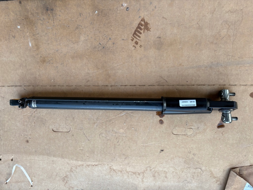 Купити Mercedes acrros mp4 привід підйому кабіни mb0035530405