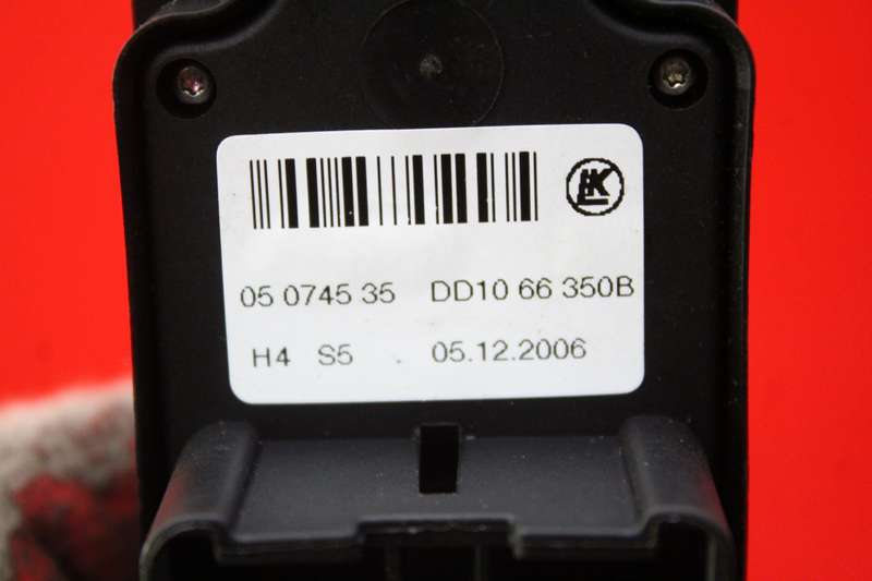 фото №7, Панель керування вікон eu dd1066350b mazda 2 dy 07r