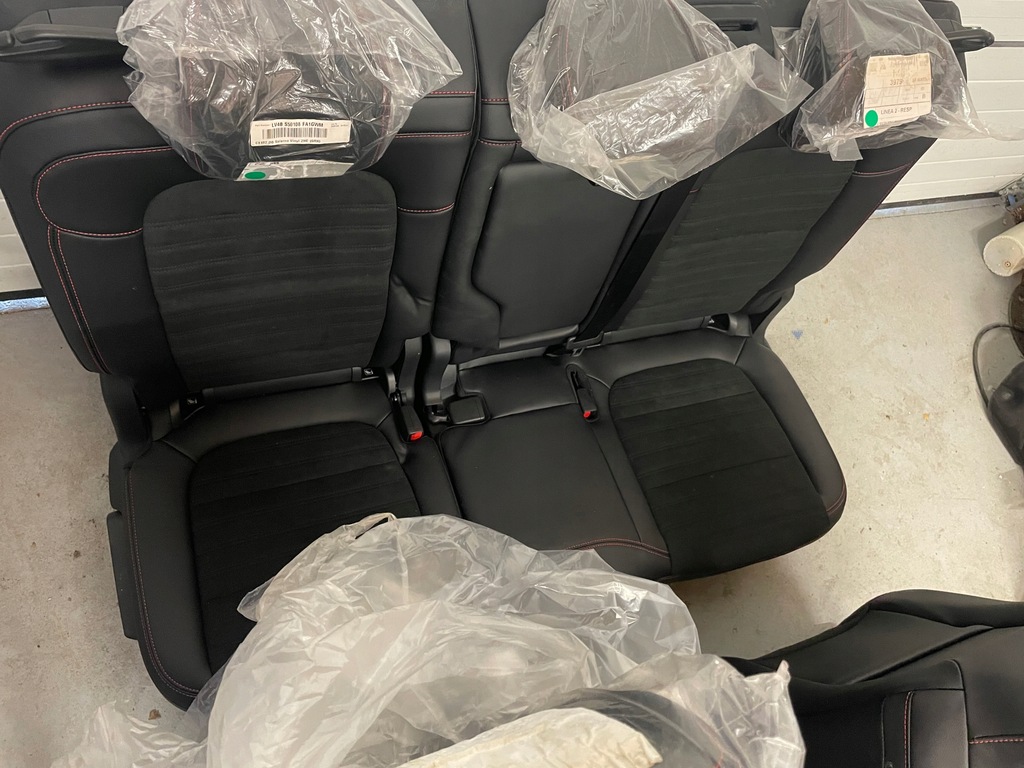 фото №4, Kuga mk3 st-line сиденья заднее сиденье обшивки alcantara