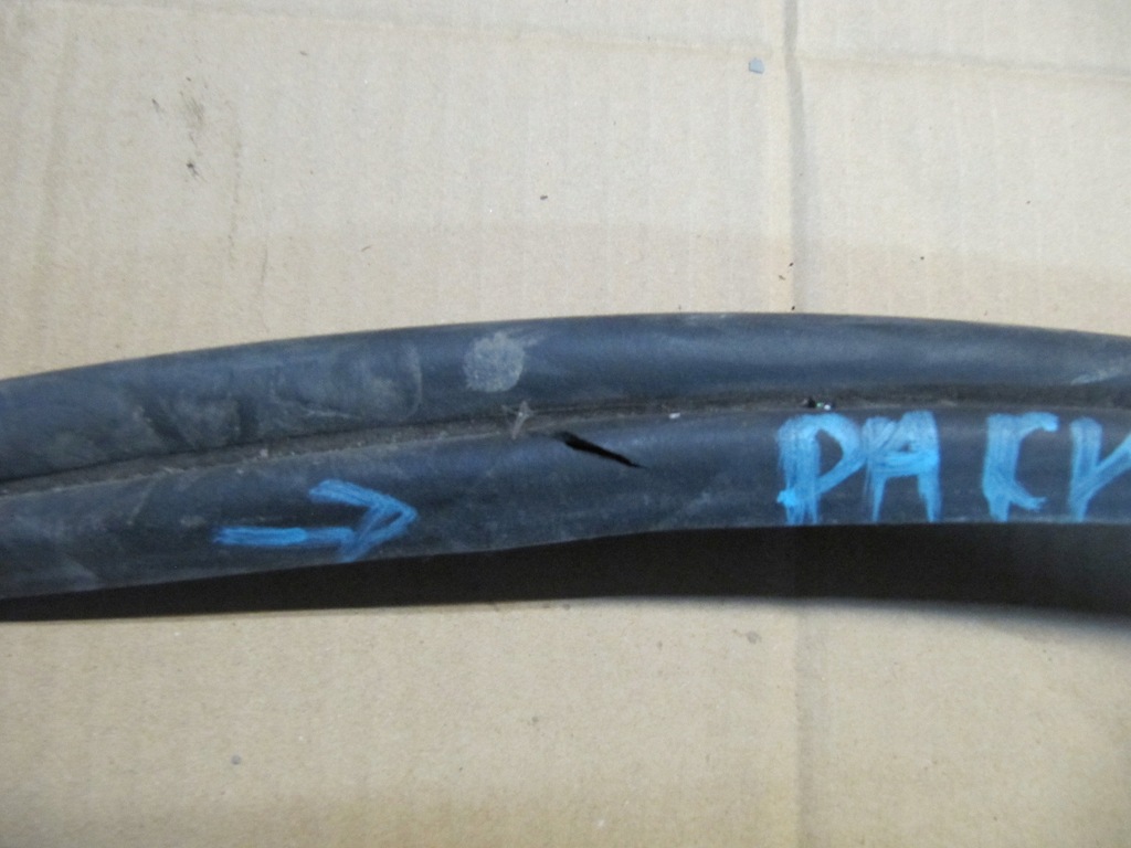 фото №6, Chrysler pacifica 17- прокладка багажника кришки задня задній кузов