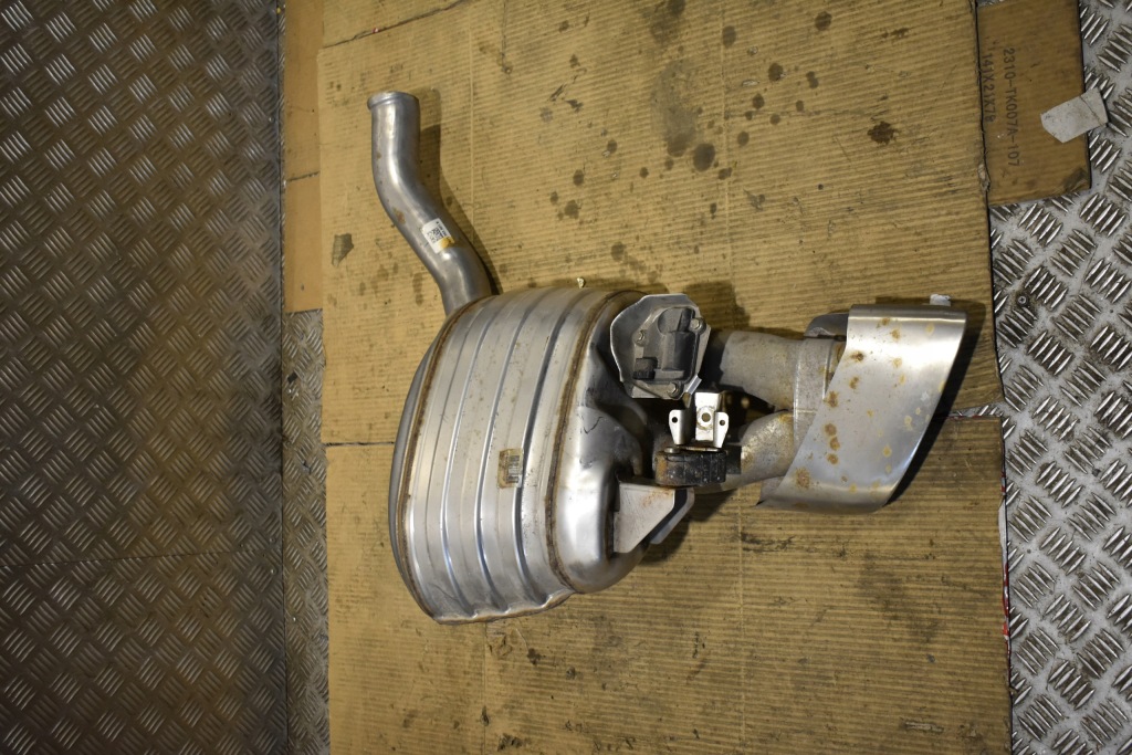 фото №1, Idealny выхлоп задний левый porsche panamera 971 1