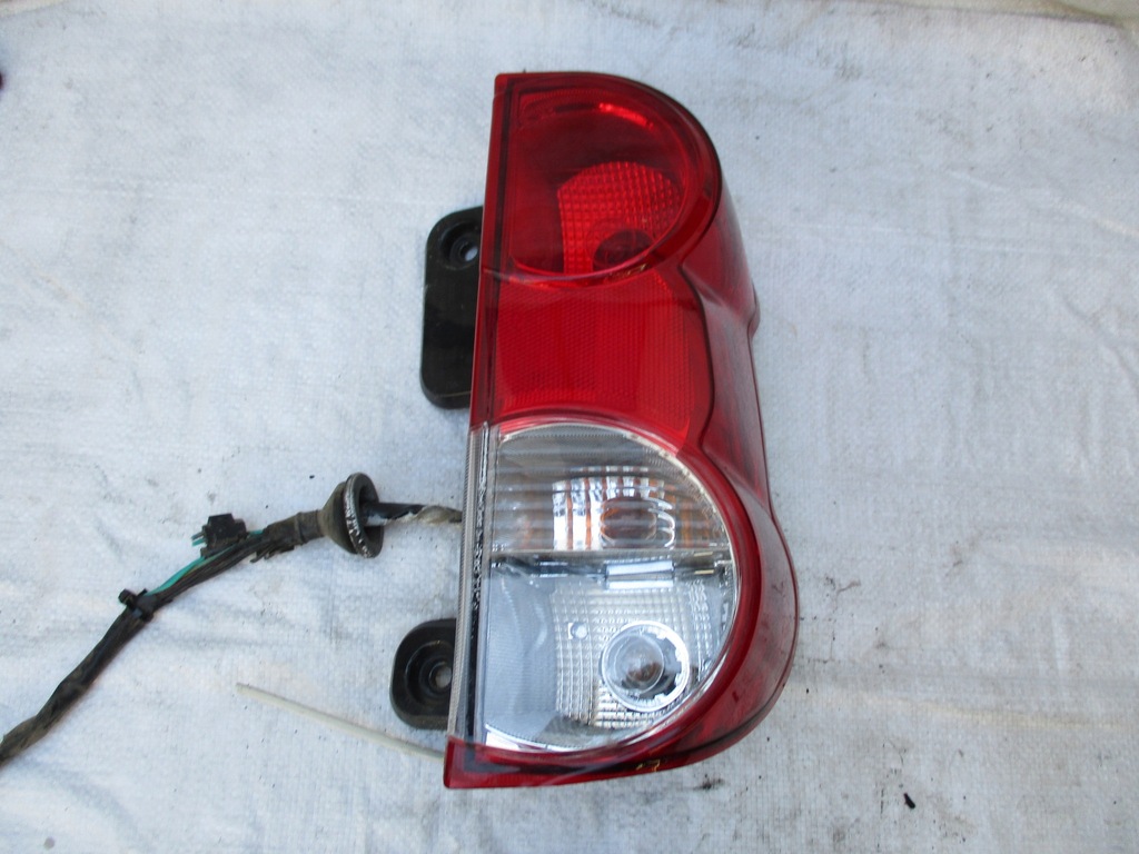фото №1, Nissan nv200 лампа задняя правая задняя правая