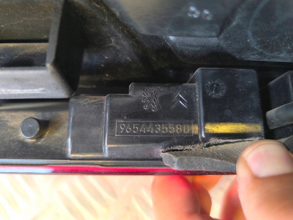 фото №13, Спойлер спойлер накладка кришки задній 9654435580 citroen c4 picasso i