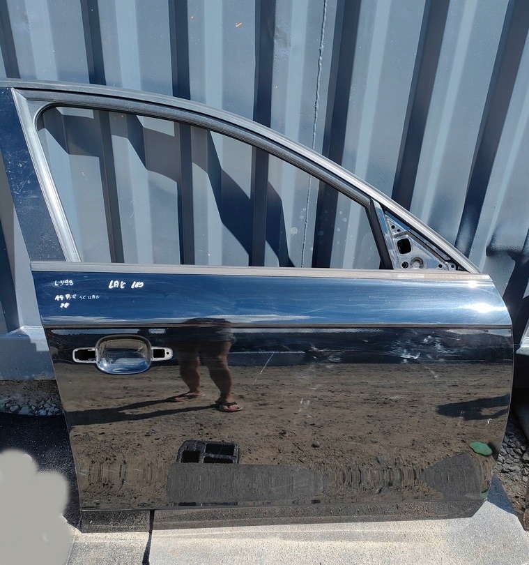 фото №1, Audi a4 b8 sedan дверь правый перед ly9b