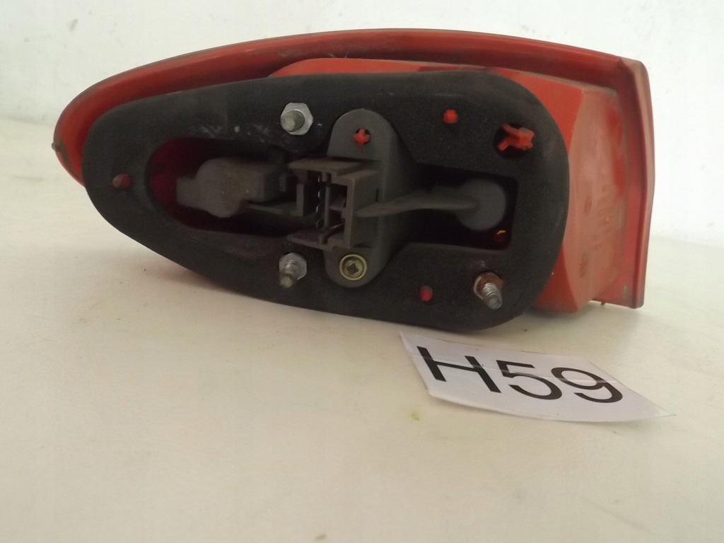 фото №2, Alfa romeo 147 лампа правый задняя