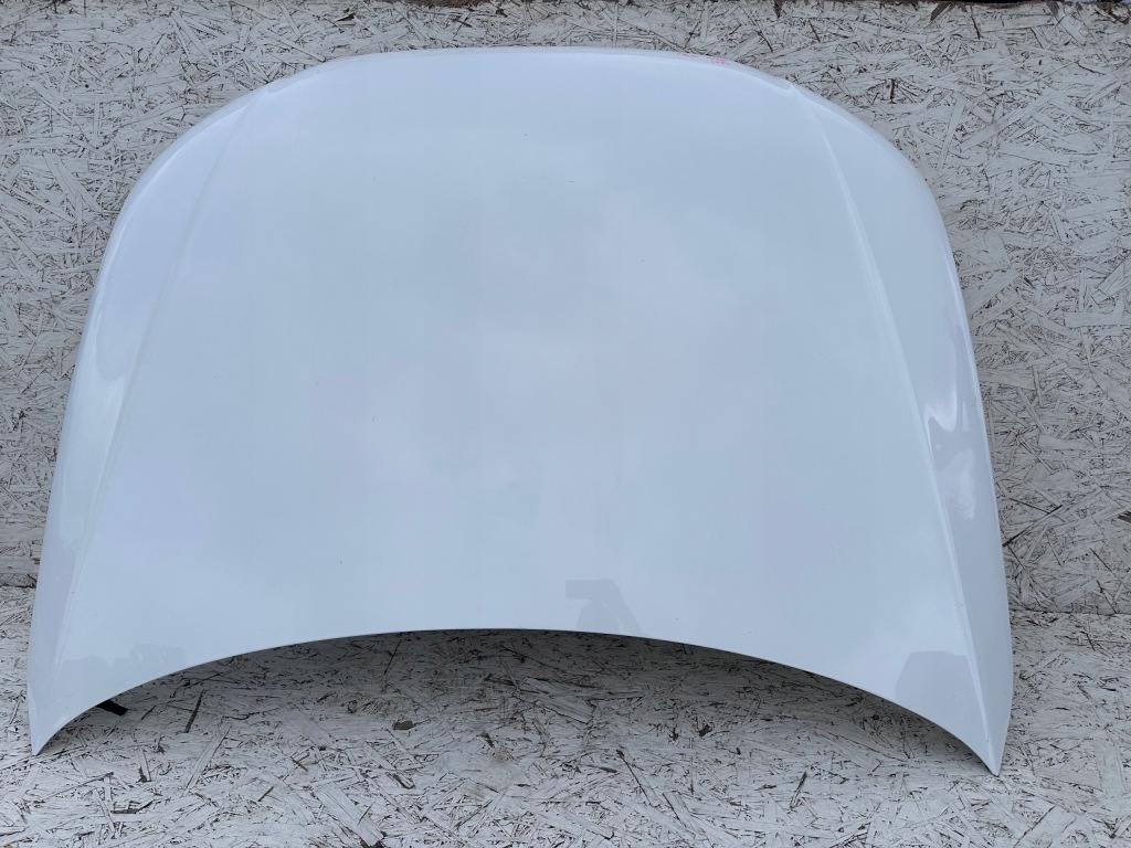 Купити A4 8k капот перед білий ly9c