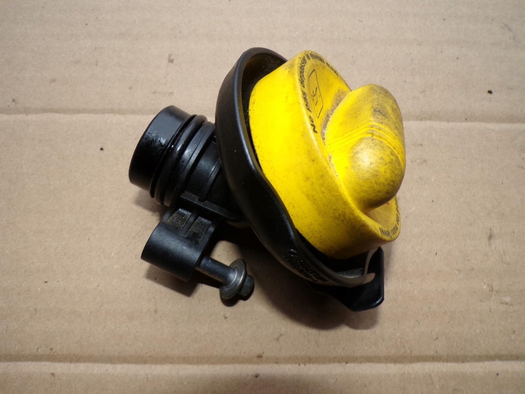 Купити Кришка оливи заливна горловина renault captur 1.3 tce 152595200r