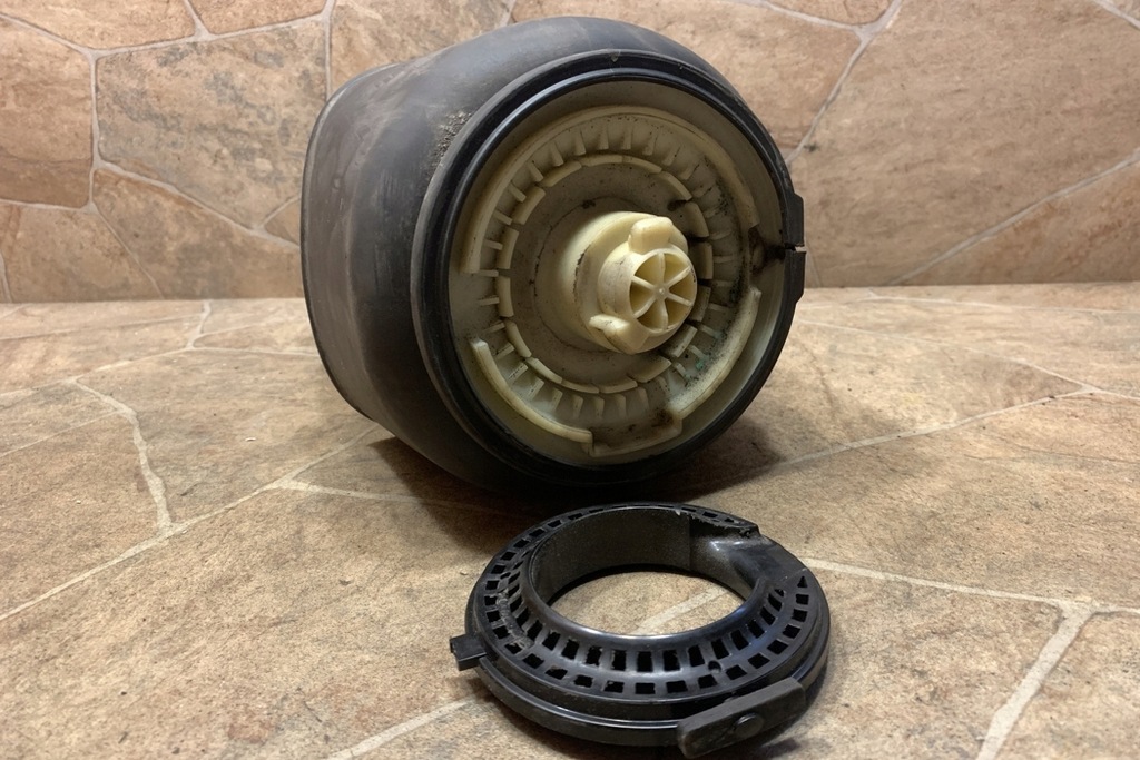 фото №7, Подвеска пневматический bmw 5 touring f11 6784379 2.0l дизель 135kw 2011