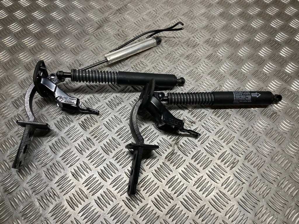 фото №1, Петля кришки багажника лівий правий комплект volvo v70