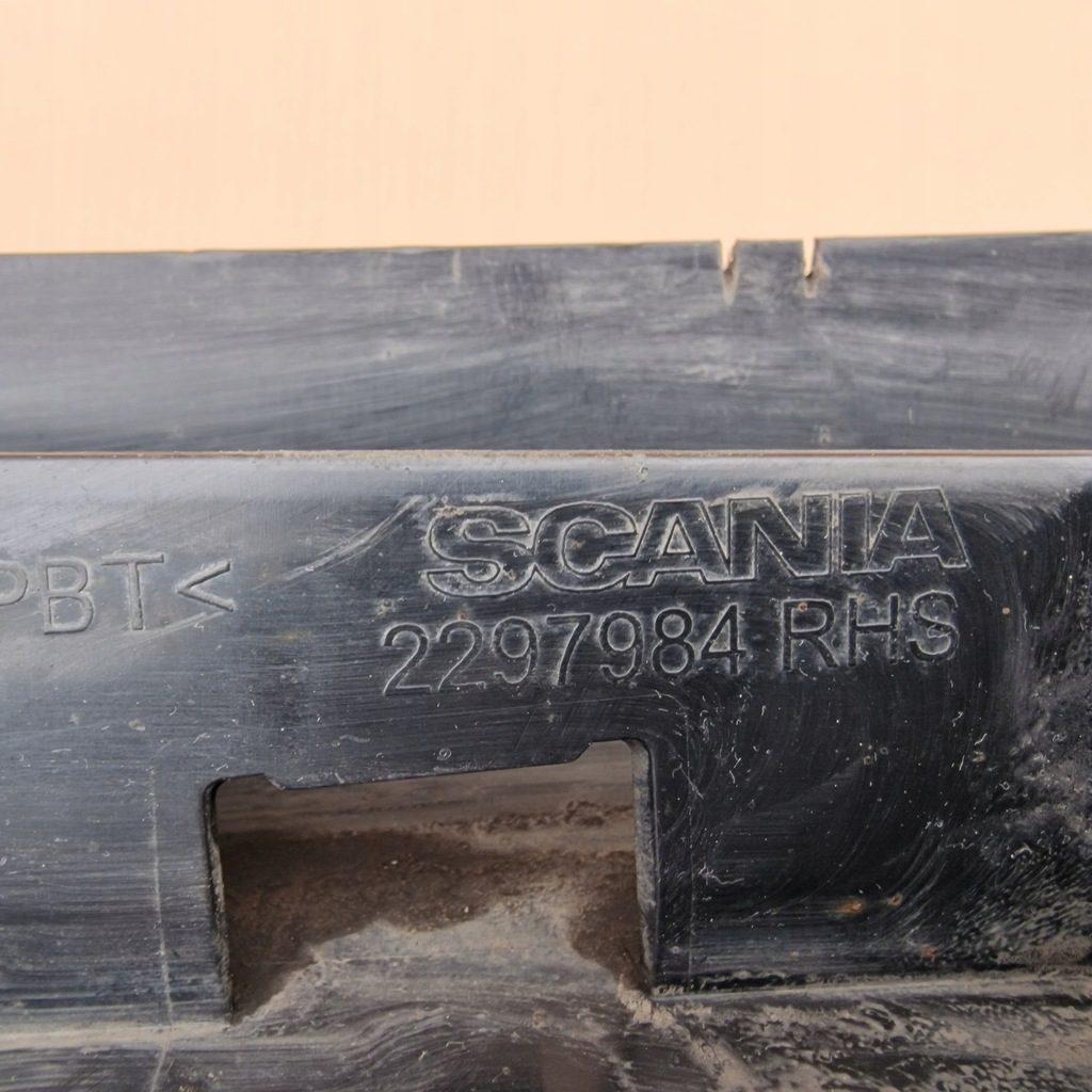 фото №5, Scania r s молдинг крила підкрилок права 2297984