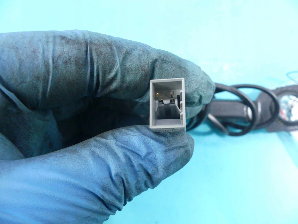 Клипса клипса поперечина перед левая panamera 970 Доставка