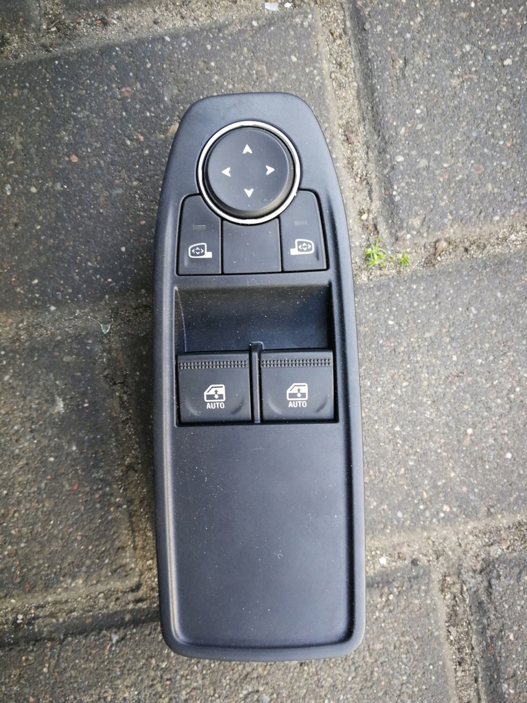 фото №1, Переключатель окон левый перед renault clio v