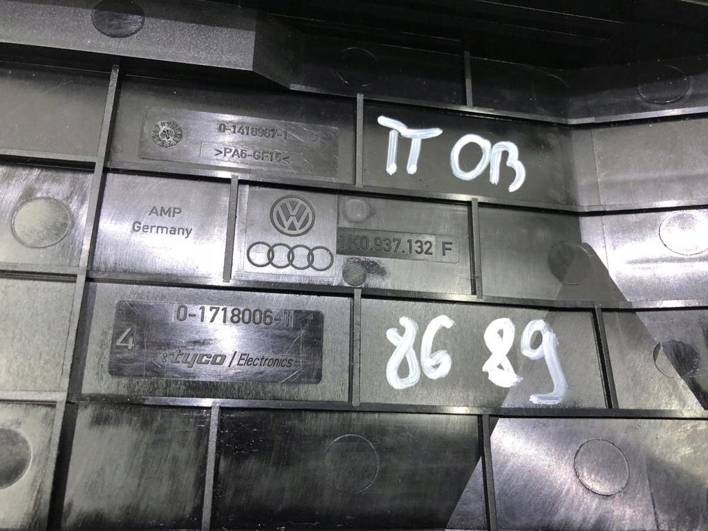 фото №6, Крышка коробка предохранителей audi tt 1k0937132f