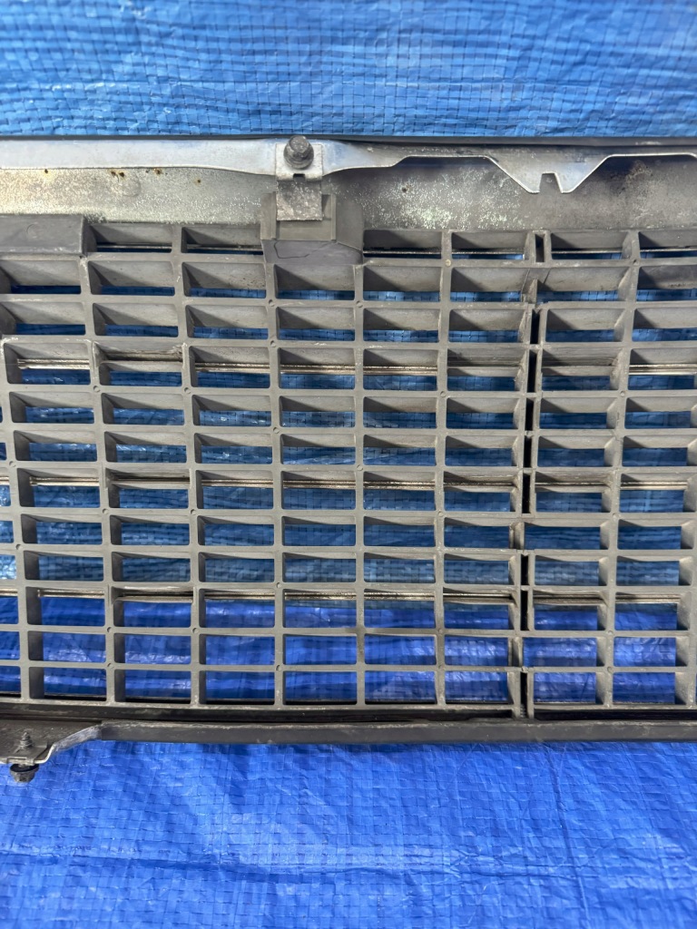 Решётка радиатора решётка радиатора радиатора mercedes w140 в Украине