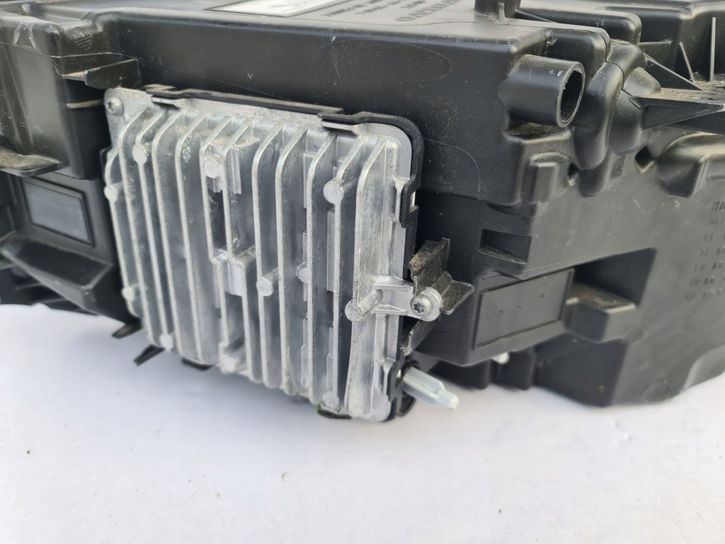 фото №8, Volvo xc40 лампа full led правая 31655636