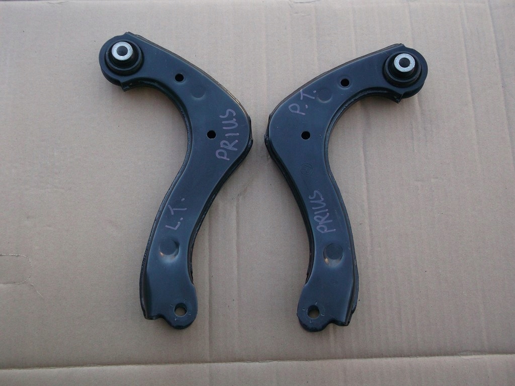 фото №1, Toyota prius iv 15- важіль задня лівий