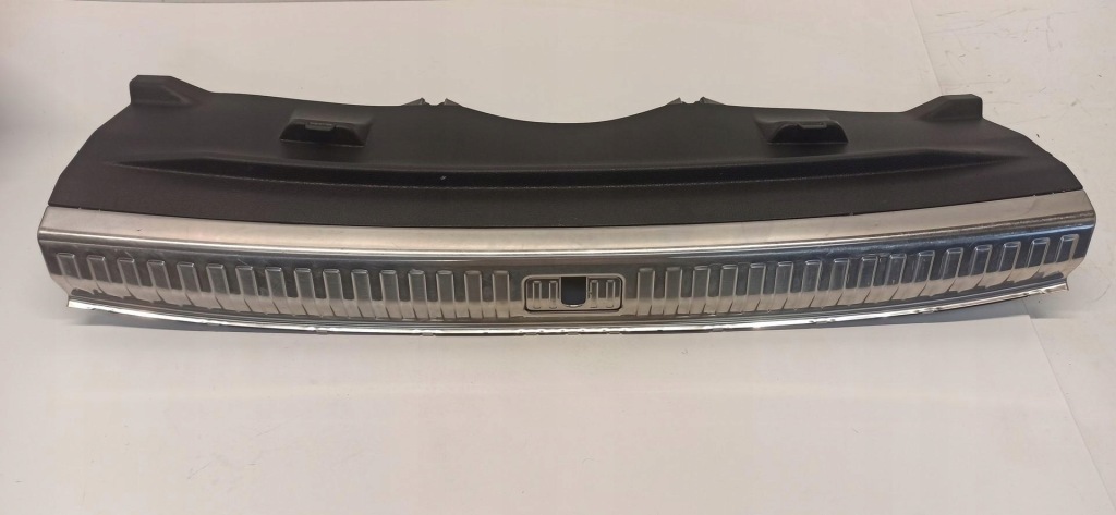 Купить Audi q3 83a накладка порог багажника 83f864483a