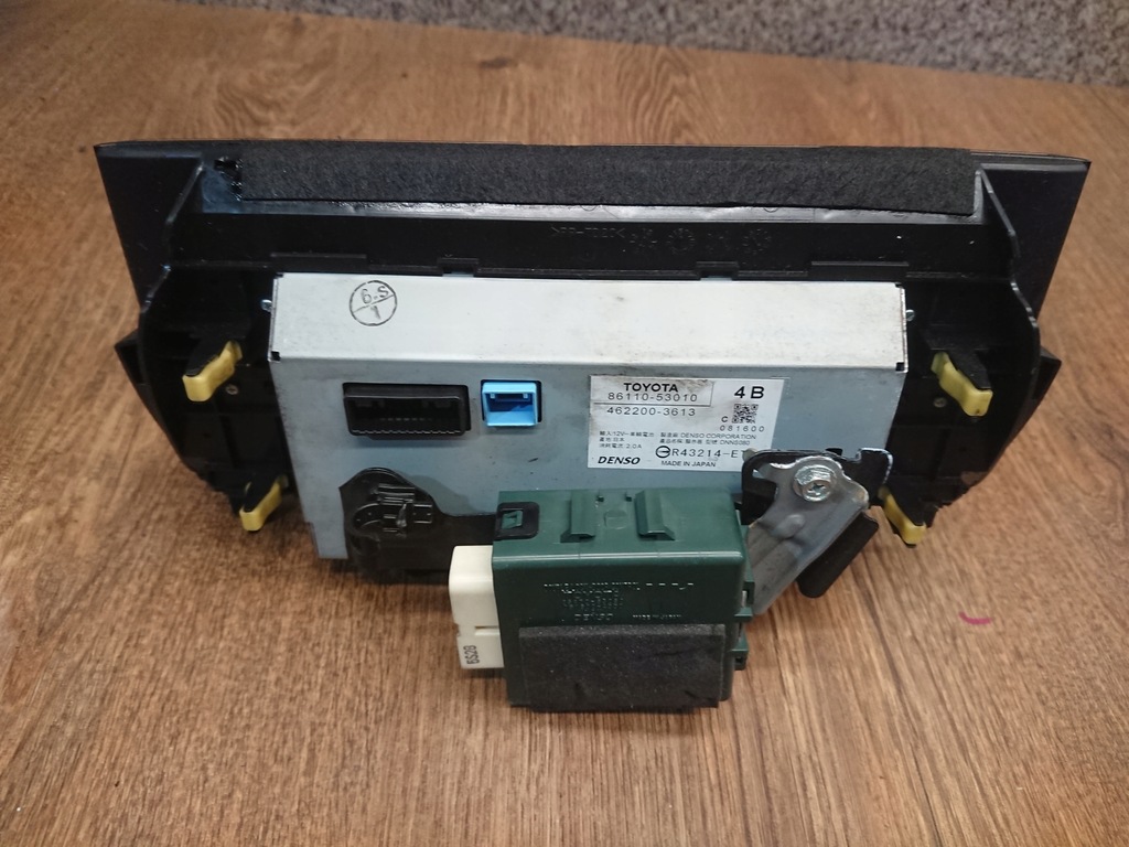 фото №5, Lexus is300h экран радио 86110-53010