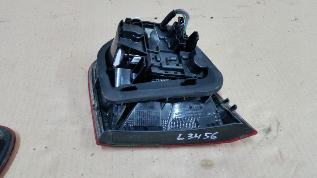 фото №9, Лампа правый lub левый задняя seat ibiza iv kombi lift 6j8945093c