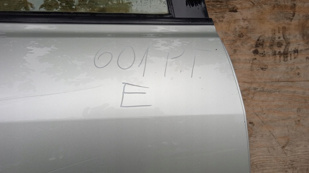 Lexus is200 1 fl седан дверь задняя правый  1c0 Киев