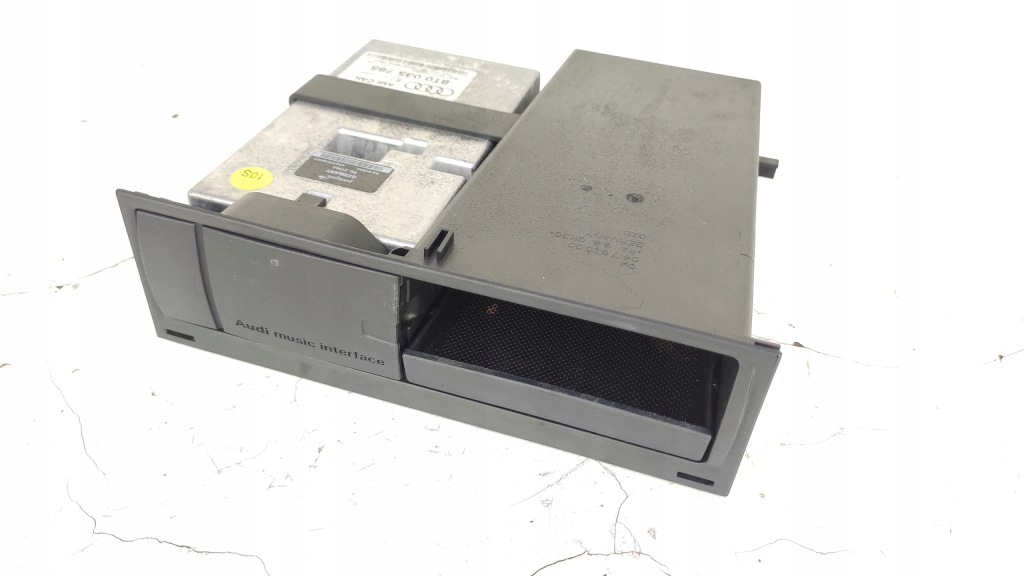 фото №1, Audi a4 b8 a5 8t модуль інтерфейс 8t0035785 ami