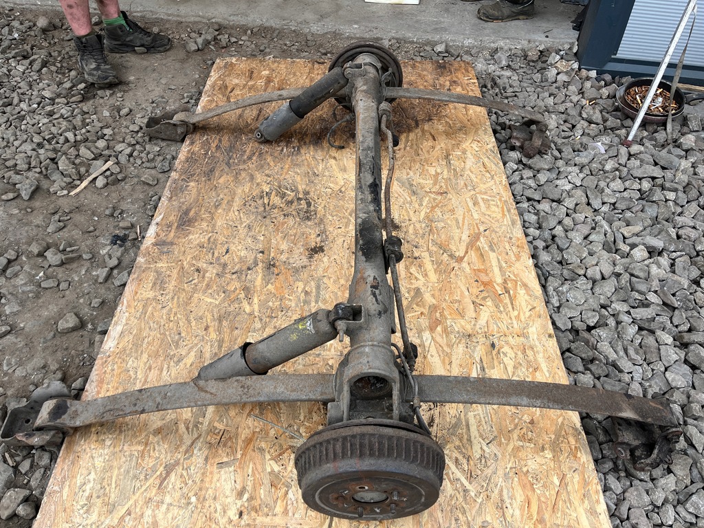 фото №4, Chrysler grand voyager iv балка задняя oś рессоры lift 2004-2007