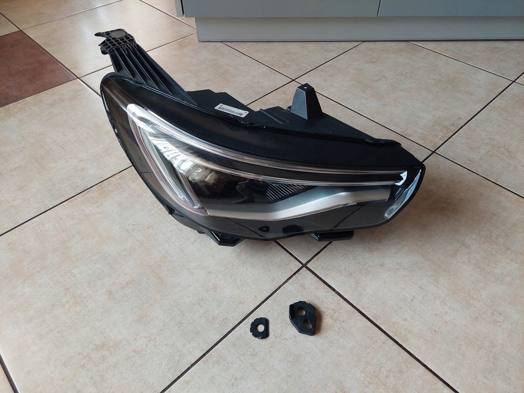 фото №1, Лампа - правый перед - full led - opel grandland x