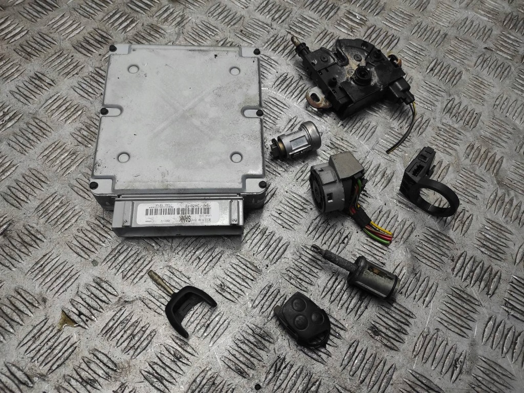 фото №1, Набор стартовый + замок капот focus mk1 1.8 16v