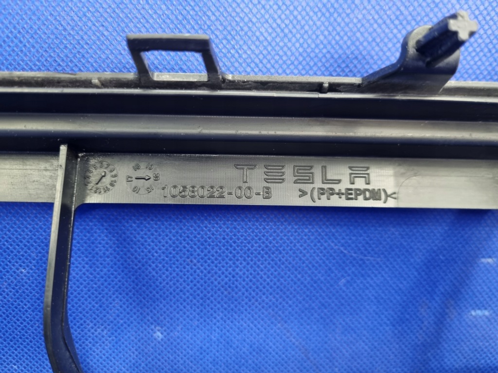 фото №8, Tesla model s воздуховод воздуха впуск решётка радиатора решётка радиатора оригинал 1058022-00-b