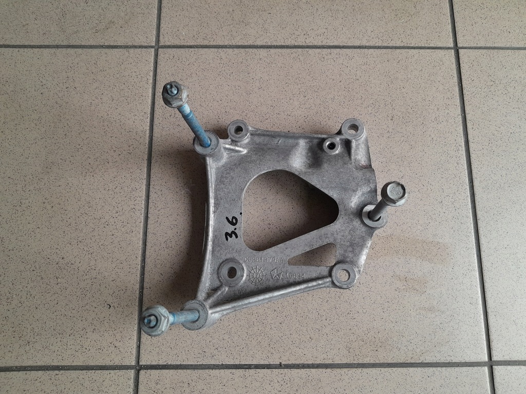 фото №1, Chrysler pacifica 2017- 3.6 компресора кронштейн