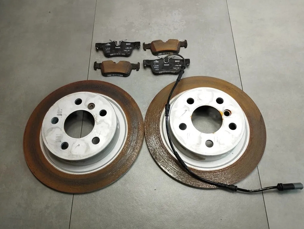 фото №1, Bmw x1 f48 гальмівні диски гальмівні колодки задня 6799367