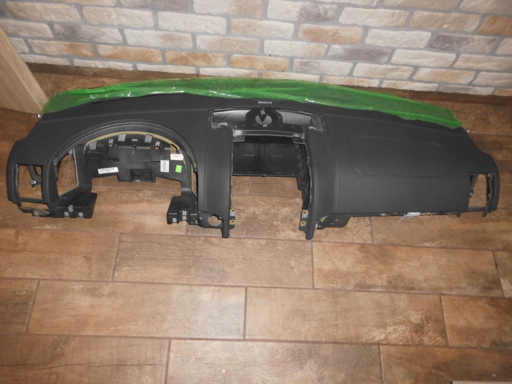 фото №1, Vw touareg 7l6 консоль w skórze