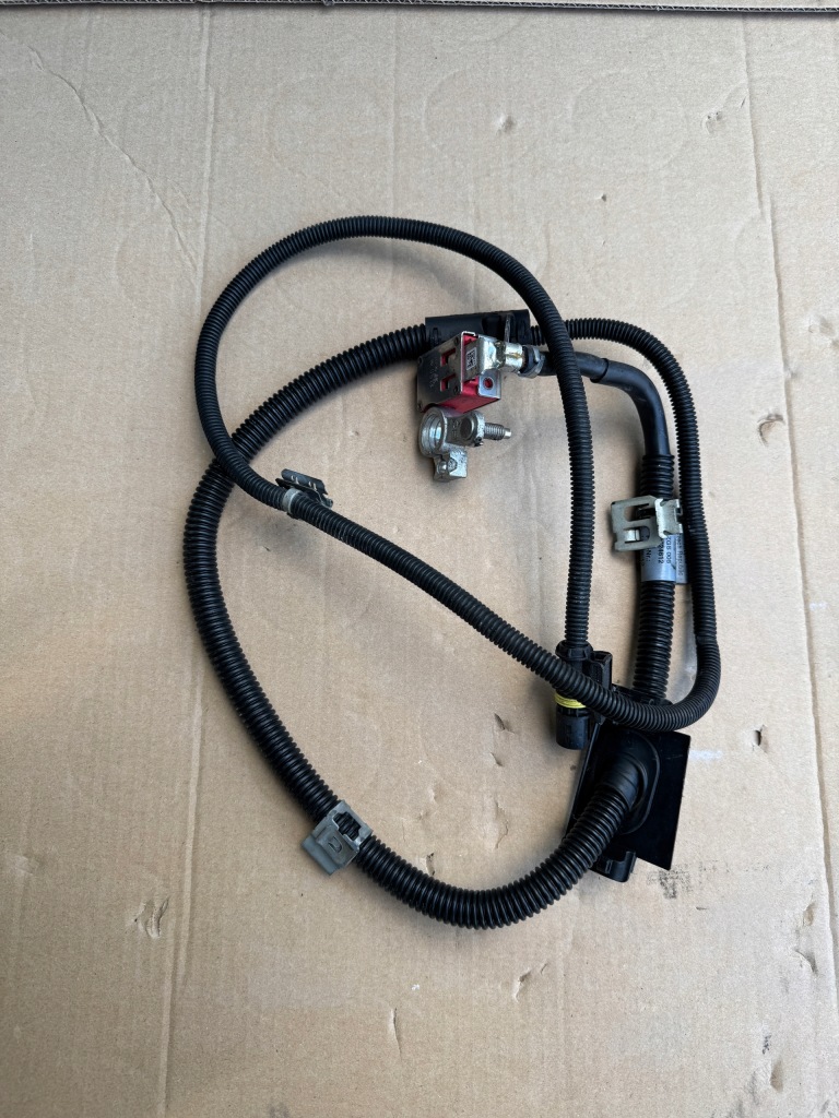 Купити Mercedes e 212 2.2 клема плюсова 2044402413