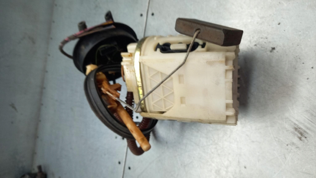 фото №8, Насос топлива vw vento i 96r sedan 1.8b 1h0919051a