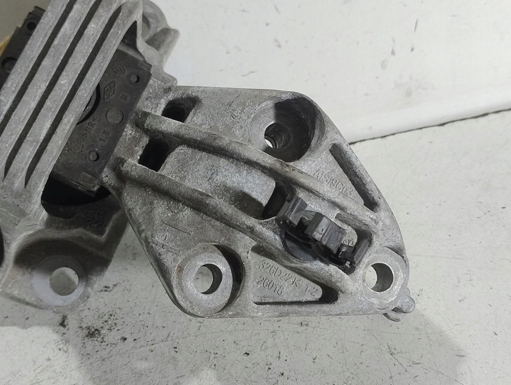 фото №4, Кронштейн подушка двигуна renault scenic iii 1.5 dci 112100020r