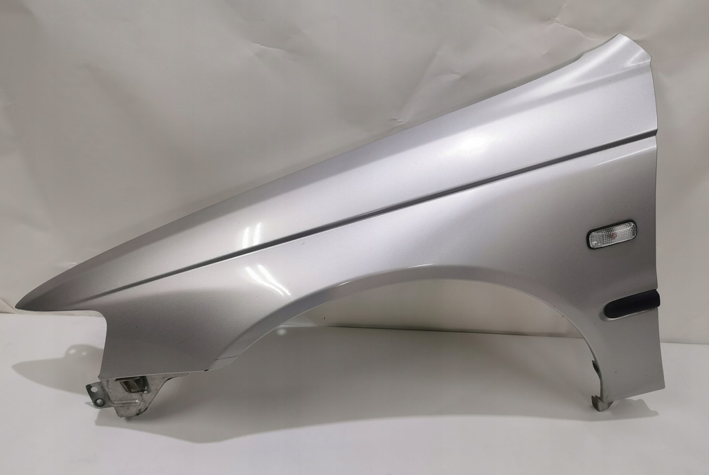 фото №1, Honda accord iv 98-02 r. крыло левый перед