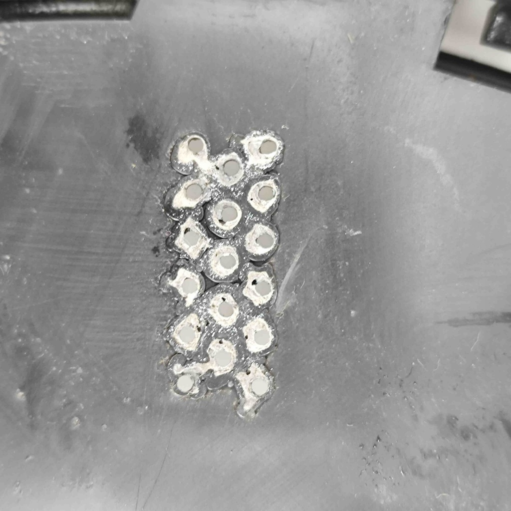 Правий напрямна передній бампера tesla model 3 108417700d 28300149 258kw Київ