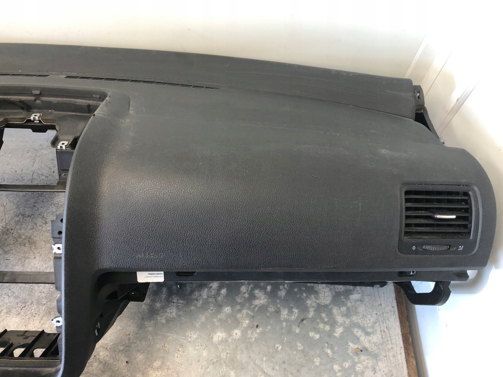 фото №5, Приборная панель консоль подушка пассажира vw golf v