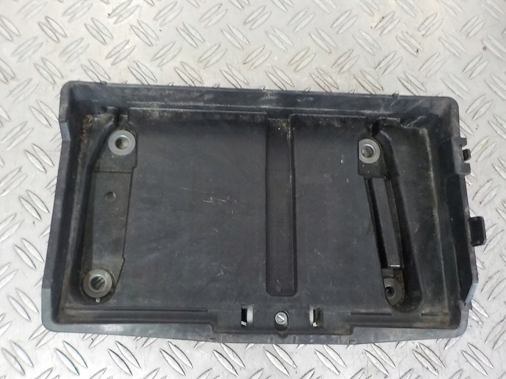 фото №1, C klasa w205 2.0 основание аккумулятор