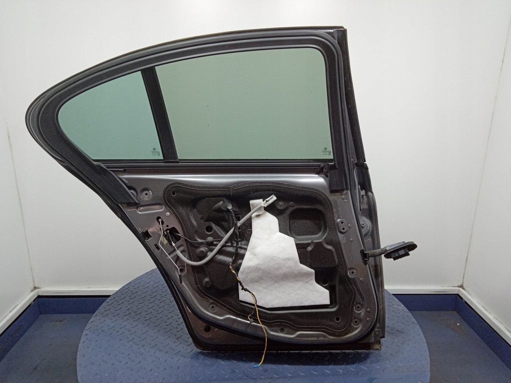 Bmw 5 f10 дверь задний левая задние a52 space-grey металлик Недорого