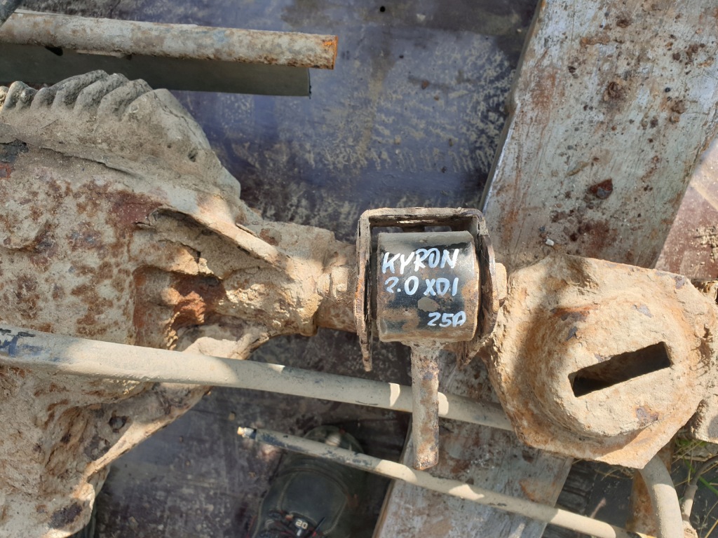 Мост балка задняя oś задний  подвеска ssangyong kyron 2.0 xdi Недорого